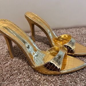 Metallic Gold Croc-Embossed Pointed Toe Mule